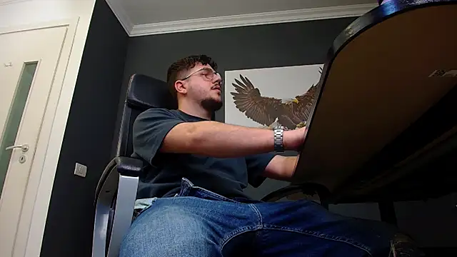 Snapshot of JoshKnights chatting on 02-11-25, 09:20 JoshKnights online show from 02-11-25, 09:20