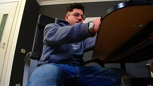 Snapshot of JoshKnights chatting on 02-27-25, 11:41 JoshKnights online show from 02-27-25, 11:41