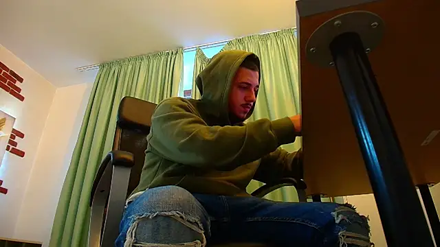 Snapshot of JoshKnights chatting on 09-24-25, 05:22 JoshKnights online show from 09-24-25, 05:22