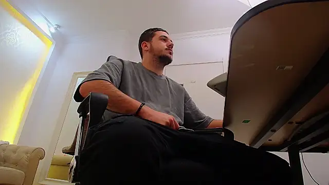 Snapshot of JoshKnights chatting on 10-24-25, 05:15 JoshKnights online show from 10-24-25, 05:15