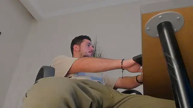 Snapshot of JoshKnights chatting on 11-04-25, 06:23 JoshKnights online show from 11-04-25, 06:23