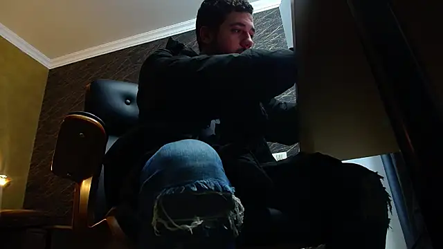 Snapshot of JoshKnights chatting on 11-21-25, 05:39 JoshKnights online show from 11-21-25, 05:39