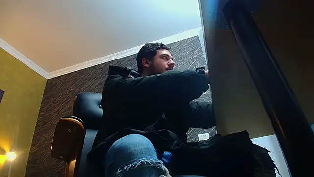 Snapshot of JoshKnights chatting on 11-24-25, 05:18 JoshKnights online show from 11-24-25, 05:18