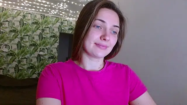 Olivia shine online show from 12-18-25, 05:24