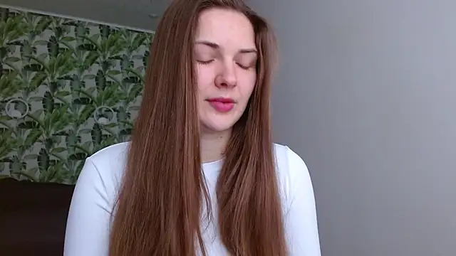 Olivia shine online show from 03-20-26, 05:23