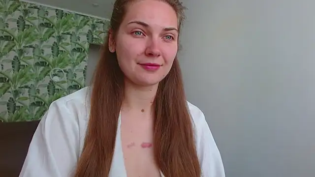 Snapshot of Olivia_shine chatting on 07-06-26, 04:20 Olivia shine online show from 07-06-26, 04:20