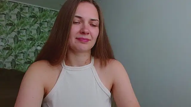 Snapshot of Olivia_shine chatting on 07-30-26, 04:22 Olivia shine online show from 07-30-26, 04:22