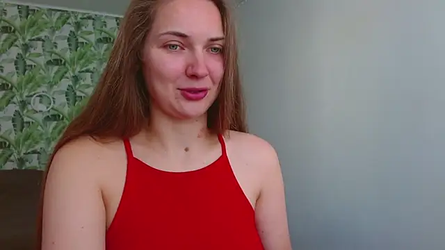 Snapshot of Olivia_shine chatting on 07-31-26, 04:23 Olivia shine online show from 07-31-26, 04:23