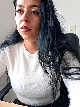 Emily Wane online show from 06-05-26, 04:56