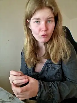 Snapshot of the_real_anna chatting on 02-27-25, 12:56 the real anna online show from 02-27-25, 12:56