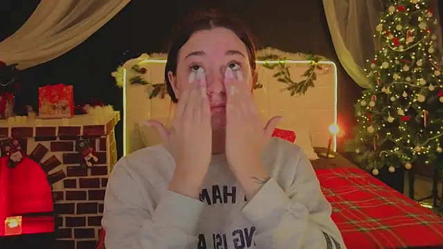 Snapshot of YasmineWest chatting on 12-02-25, 01:55 YasmineWest online show from 12-02-25, 01:55