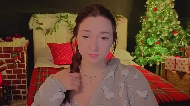 Snapshot of YasmineWest chatting on 12-05-25, 09:51 YasmineWest online show from 12-05-25, 09:51