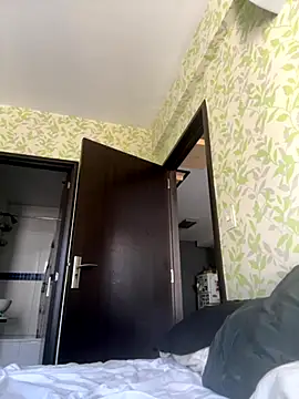 Snapshot of samilux5 chatting on 10-21-25, 02:51 samilux5 online show from 10-21-25, 02:51