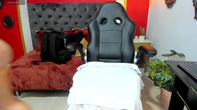 Tisha  lau online show from 02-25-25, 01:39