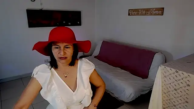 lollita 23  online show from 11-28-25, 07:49