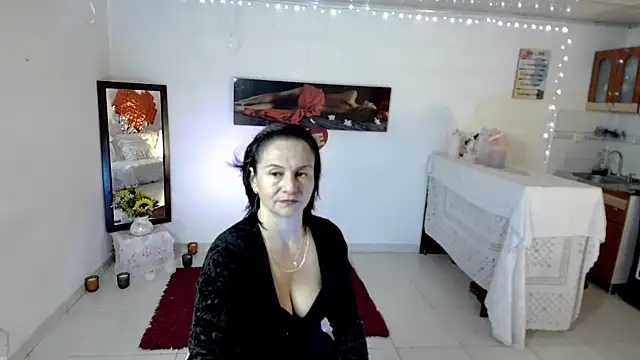 lollita 23  online show from 06-13-26, 07:56