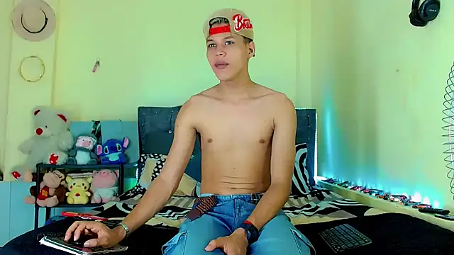 Liamscott  online show from 04-20-26, 09:27