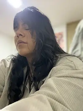 JulianaCastillo online show from 09-10-25, 02:00