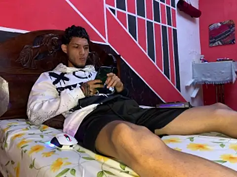 tanned boy online show from 06-08-26, 03:56