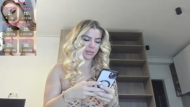 Snapshot of Megan_Ros chatting on 02-07-25, 05:20 Megan Ros online show from 02-07-25, 05:20