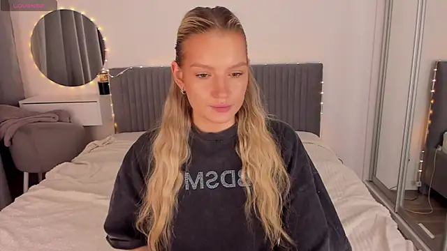 CassieRayss online show from 04-18-26, 03:38