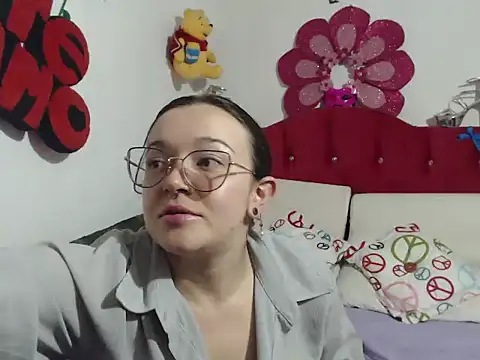 Angela 18honey online show from 02-05-26, 01:43