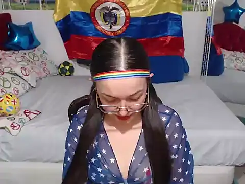 Snapshot of Angela_18honey chatting on 07-06-26, 03:58 Angela 18honey online show from 07-06-26, 03:58