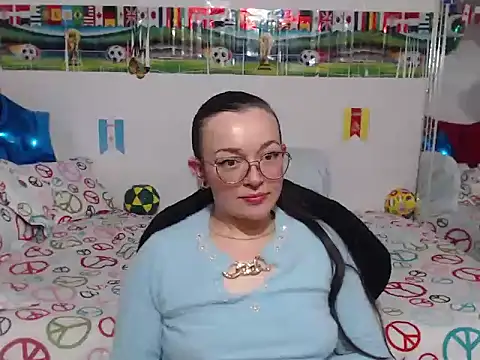 Snapshot of Angela_18honey chatting on 07-23-26, 03:59 Angela 18honey online show from 07-23-26, 03:59