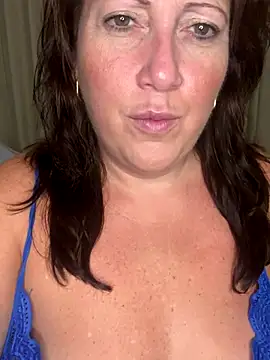 Snapshot of xsexycurvymilf chatting on 12-02-24, 03:14 xsexycurvymilf online show from 12-02-24, 03:14