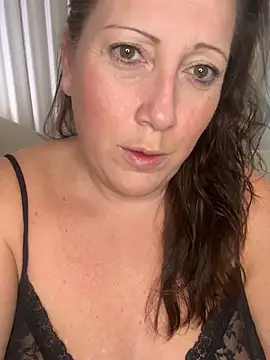 Snapshot of xsexycurvymilf chatting on 01-27-25, 12:16 xsexycurvymilf online show from 01-27-25, 12:16