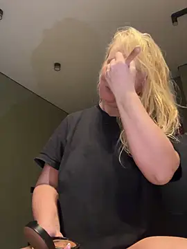 EmmaInLove23 online show from 11-22-25, 02:21