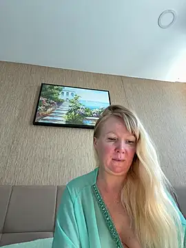 EmmaInLove23 online show from 06-07-26, 01:54