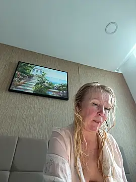 EmmaInLove23 online show from 07-14-26, 12:13