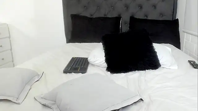 Snapshot of sara_evans02 chatting on 01-20-25, 06:31 sara evans02 online show from 01-20-25, 06:31