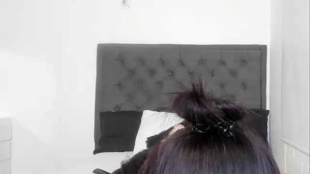 Snapshot of sara_evans02 chatting on 02-13-25, 04:32 sara evans02 online show from 02-13-25, 04:32