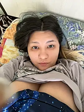 Snapshot of Olivialili chatting on 03-02-25, 05:12 Olivialili online show from 03-02-25, 05:12
