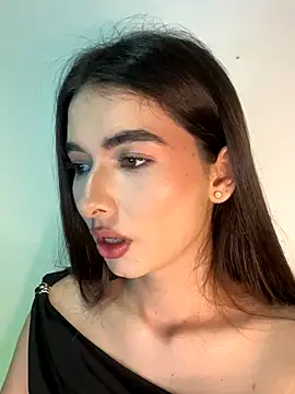 Coralinee 01 online show from 11-15-25, 12:41