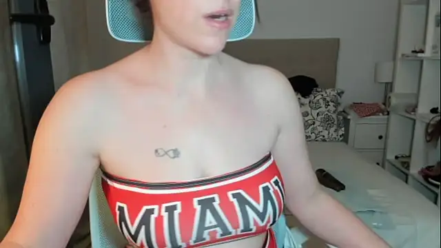 emmita69  online show from 04-21-26, 02:51