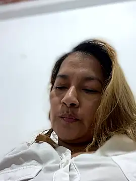 Snapshot of Jlo_69 chatting on 01-16-26, 02:48 Jlo 69 online show from 01-16-26, 02:48