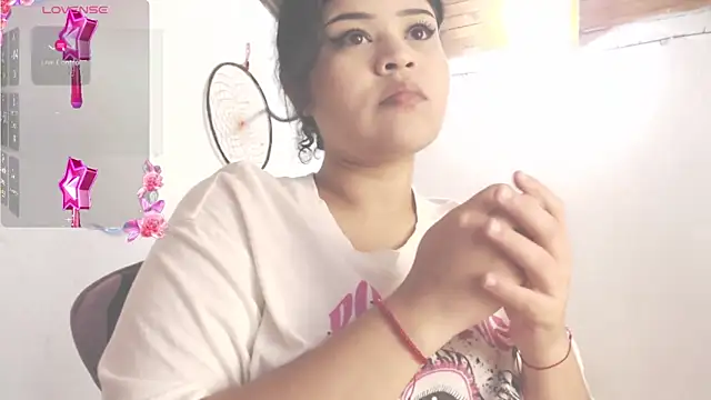 Snapshot of Amara18_ chatting on 05-29-26, 11:47 Amara18 online show from 05-29-26, 11:47