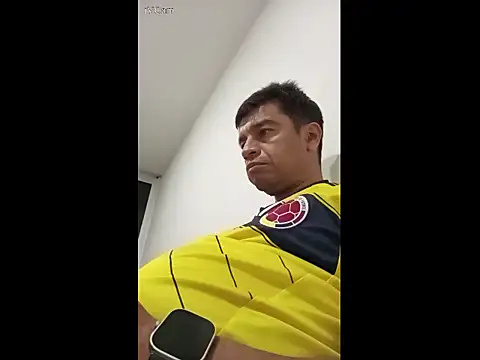 Snapshot of perxxxeo_ chatting on 10-06-25, 12:19 perxxxeo online show from 10-06-25, 12:19