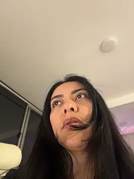 PetitLumiere online show from 04-13-26, 04:07