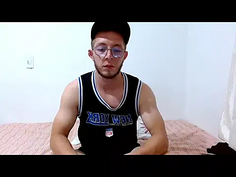 Snapshot of king-Randal chatting on 11-14-25, 04:11 king-Randal online show from 11-14-25, 04:11