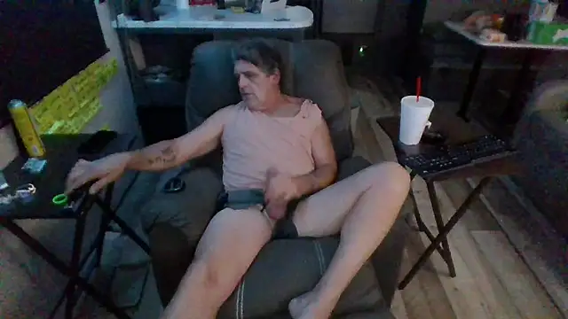 Snapshot of lateniter chatting on 10-29-25, 02:25 lateniter online show from 10-29-25, 02:25