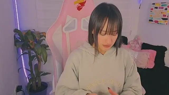 Snapshot of Sara__Ramirez chatting on 09-11-25, 03:50 Sara  Ramirez online show from 09-11-25, 03:50