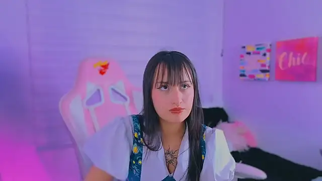 Snapshot of Sara__Ramirez chatting on 09-26-25, 03:43 Sara  Ramirez online show from 09-26-25, 03:43