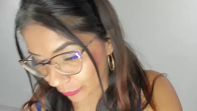 Luna Dumont online show from 04-19-26, 06:10