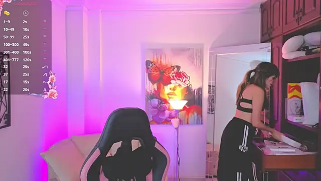 NATAASHA    online show from 10-17-25, 06:43