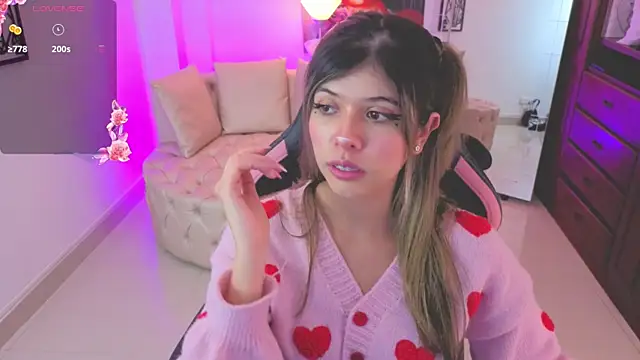 NATAASHA    online show from 11-18-25, 03:12