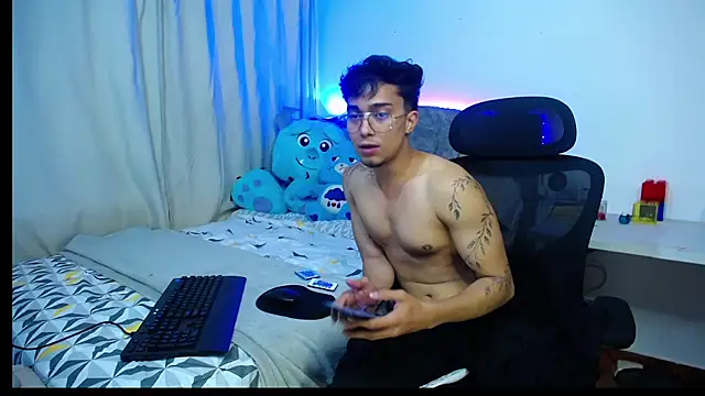 Thyler west18 online show from 11-26-25, 12:11